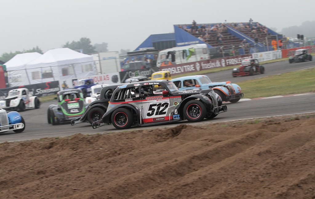 Tumult i starten af første løb
(Foto: Motorsporten.DK)